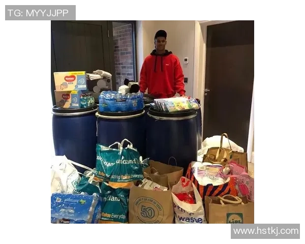 足球明星拍卖个人奖杯筹集善款助力公益事业