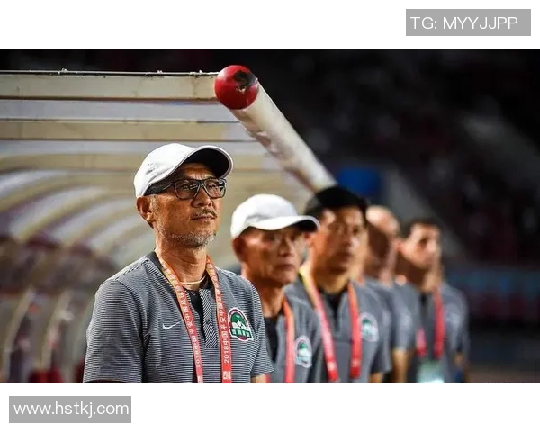 足球明星齐聚长城展现风采精彩瞬间尽在视频中回顾他们的传奇时刻